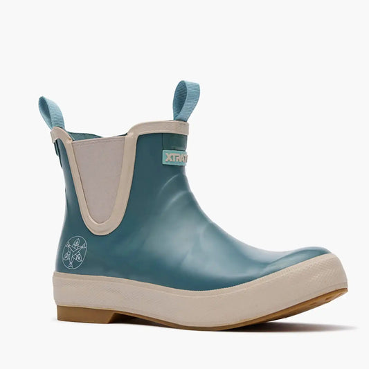 Women's Salmon Sisters Legacy Deck Boot